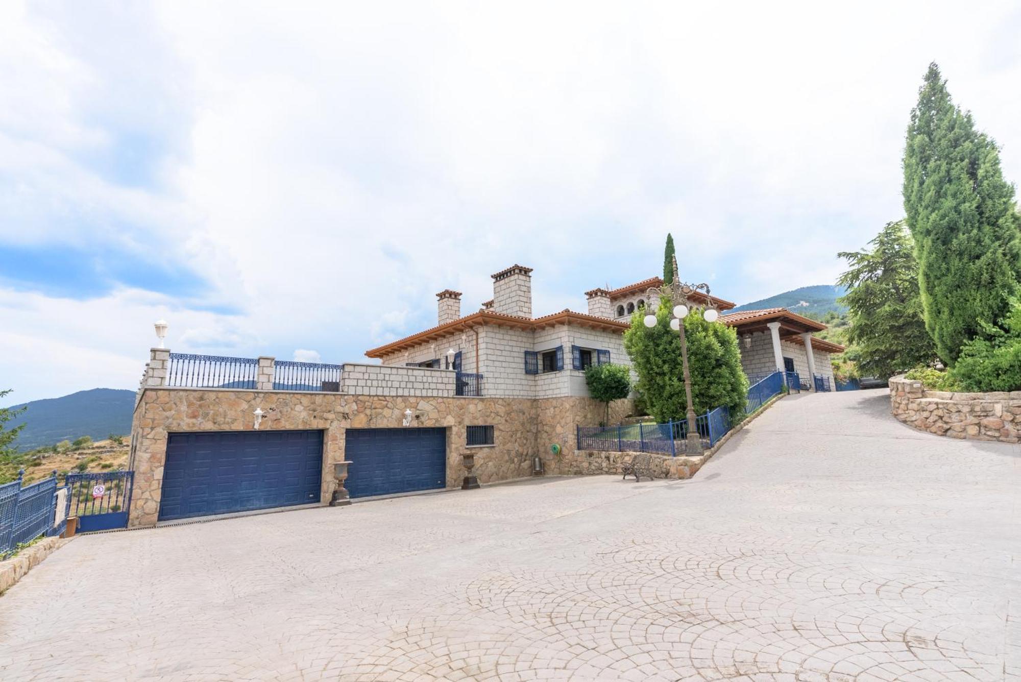 Villa Mansion Con Jacuzzi A 40 Grados, Gran Piscina Y Padel El Tiemblo Exterior foto