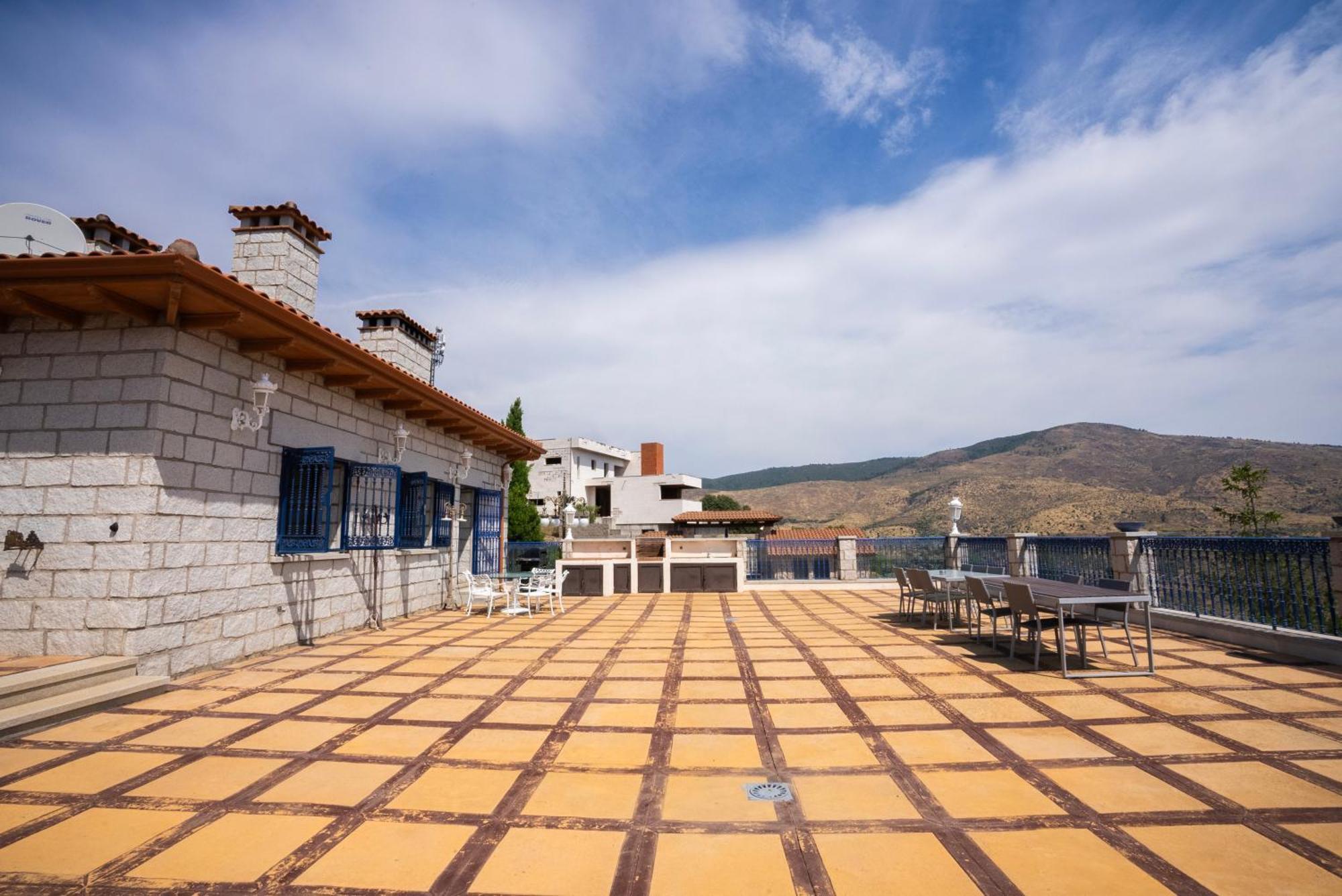Villa Mansion Con Jacuzzi A 40 Grados, Gran Piscina Y Padel El Tiemblo Exterior foto