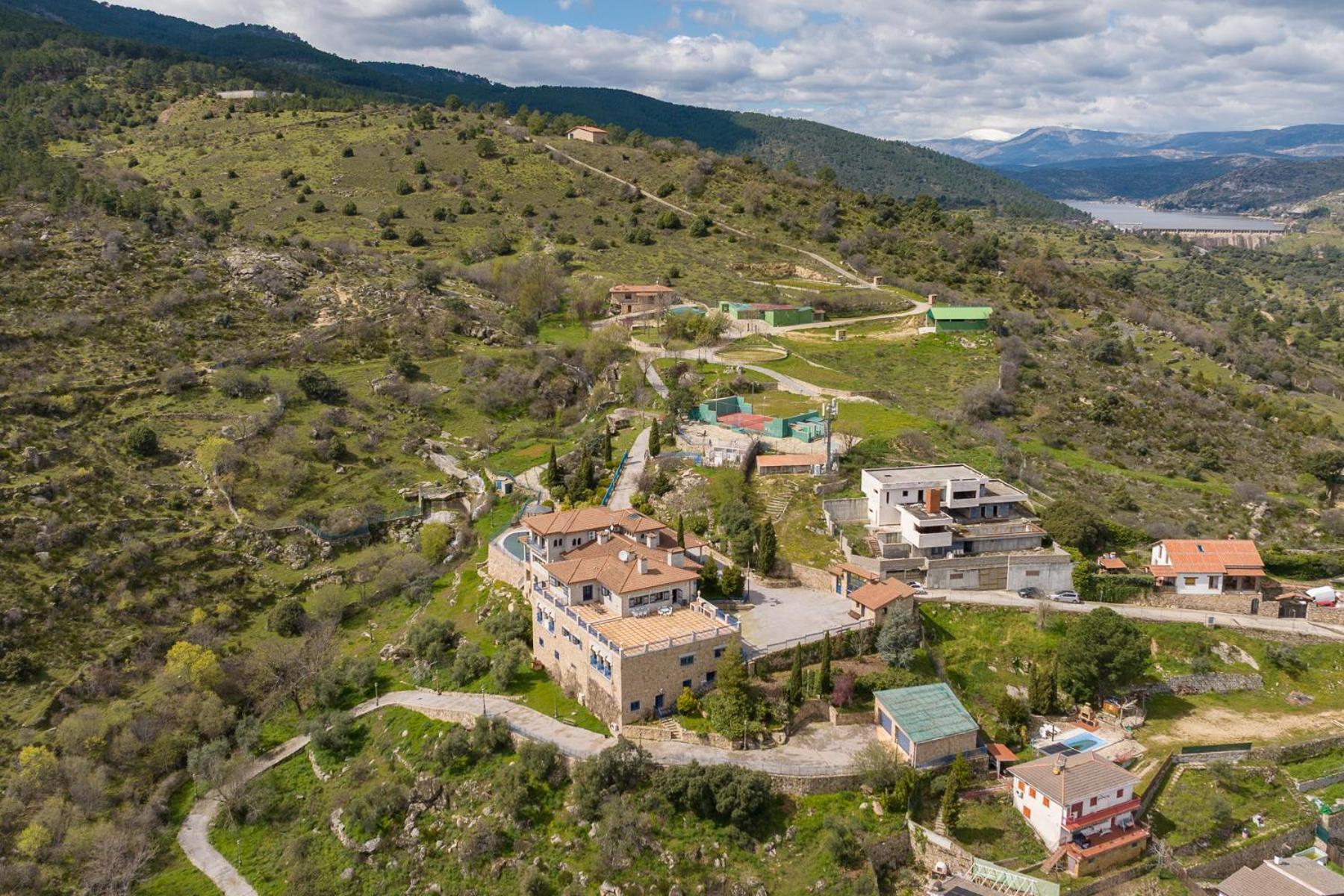 Villa Mansion Con Jacuzzi A 40 Grados, Gran Piscina Y Padel El Tiemblo Exterior foto